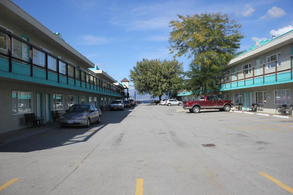 Tiki Shores Inn & Suites Penticton Exterior foto